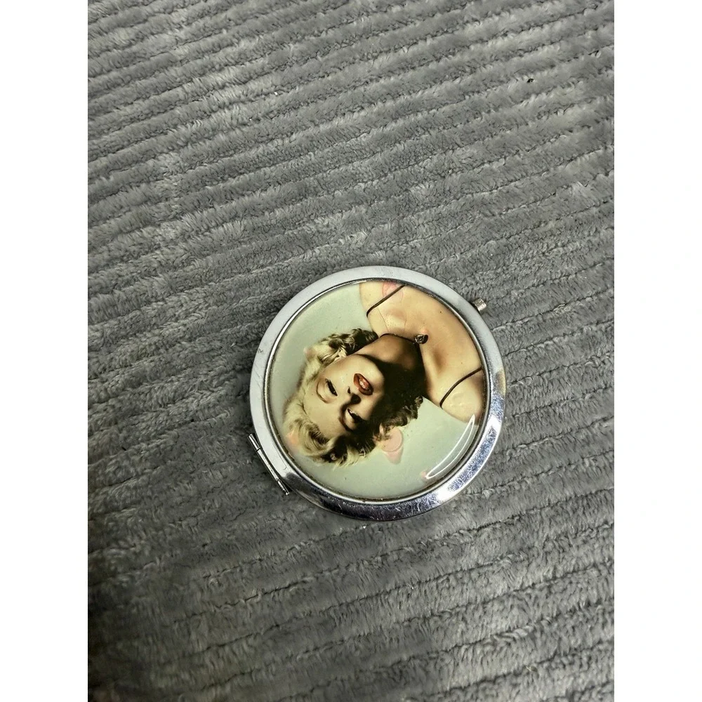 marilyn monroe Mirror No Mirror